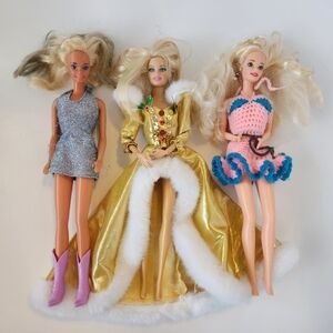 Vintage Modern Holiday Barbie Dolls Lot Barbies Clothes Boots